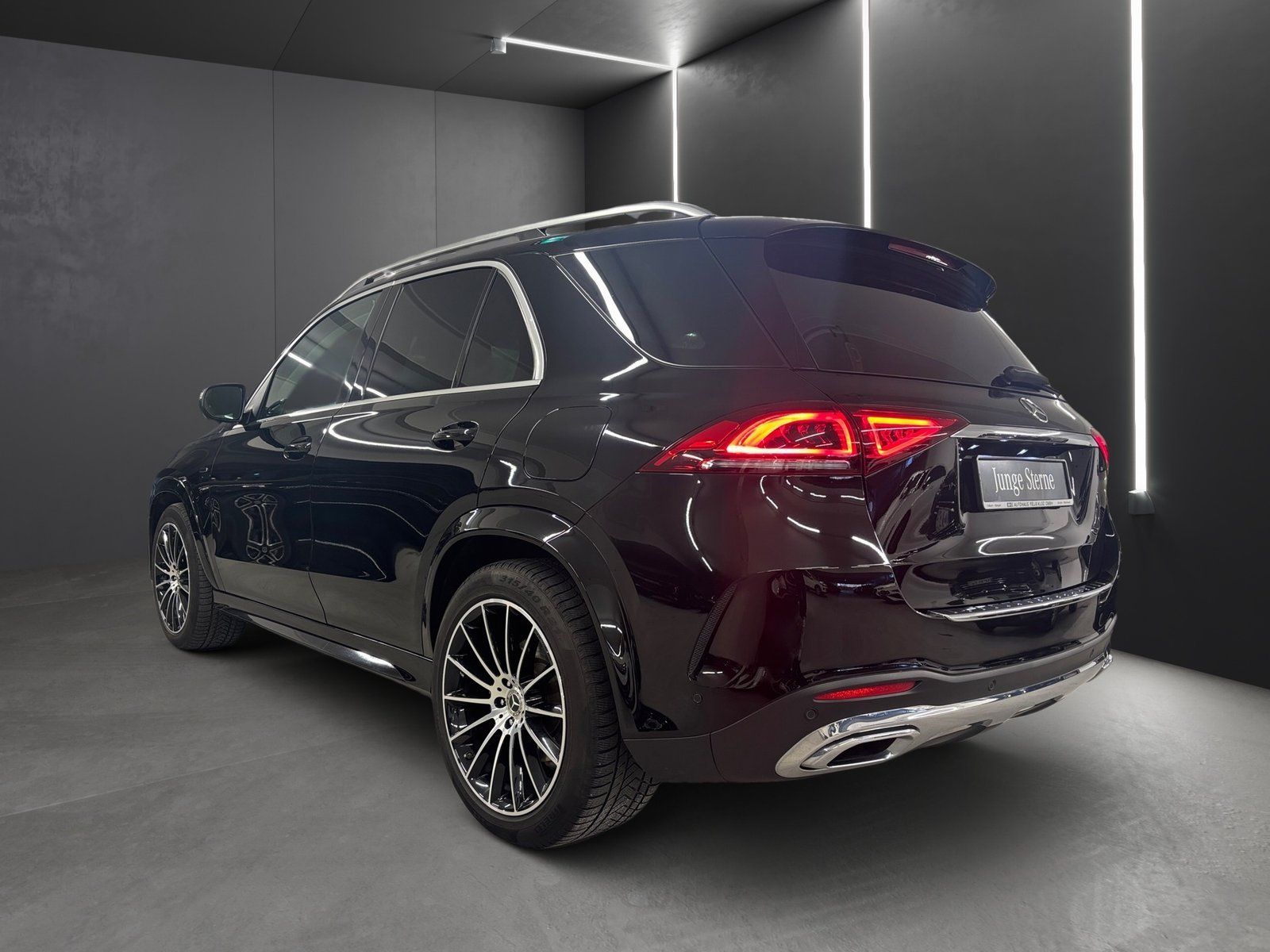 Fahrzeugabbildung Mercedes-Benz GLE 350de 4M*AMG*DISTRONIC*MULTIBEAM*AIRMATC*360
