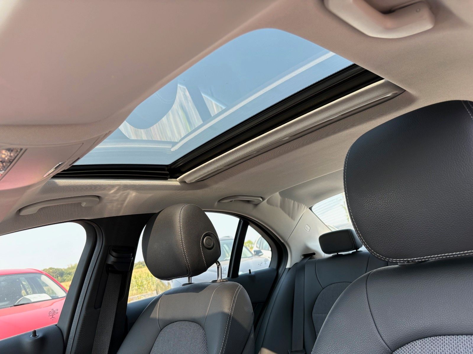 Fahrzeugabbildung Mercedes-Benz C 200 4Matic Aut. AVANTGARDE Navi LED GSD SPORTS