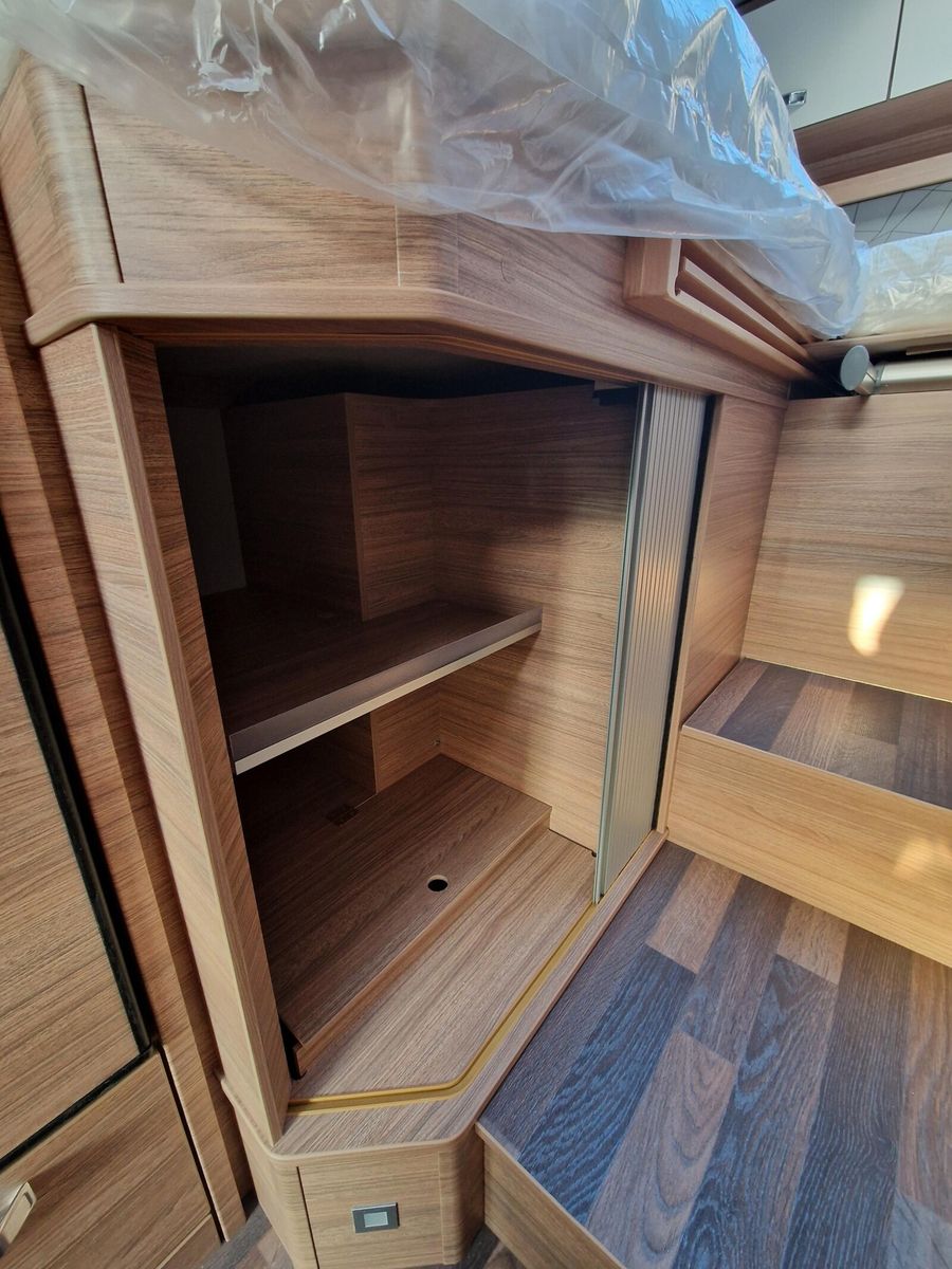 Fahrzeugabbildung Weinsberg CaraCompact MB EDITION PEPPER 640 MEG