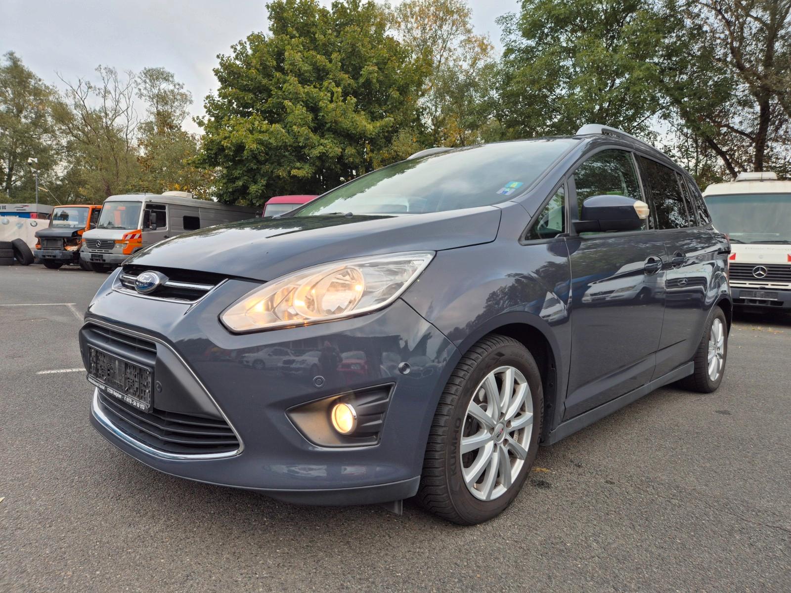 Ford Grand C-Max Champions Edition TÜV