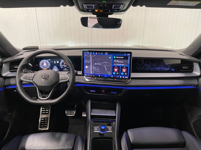 Tayron R-Line 2.0 TDI DSG IQ.LIGHT PANO AHK