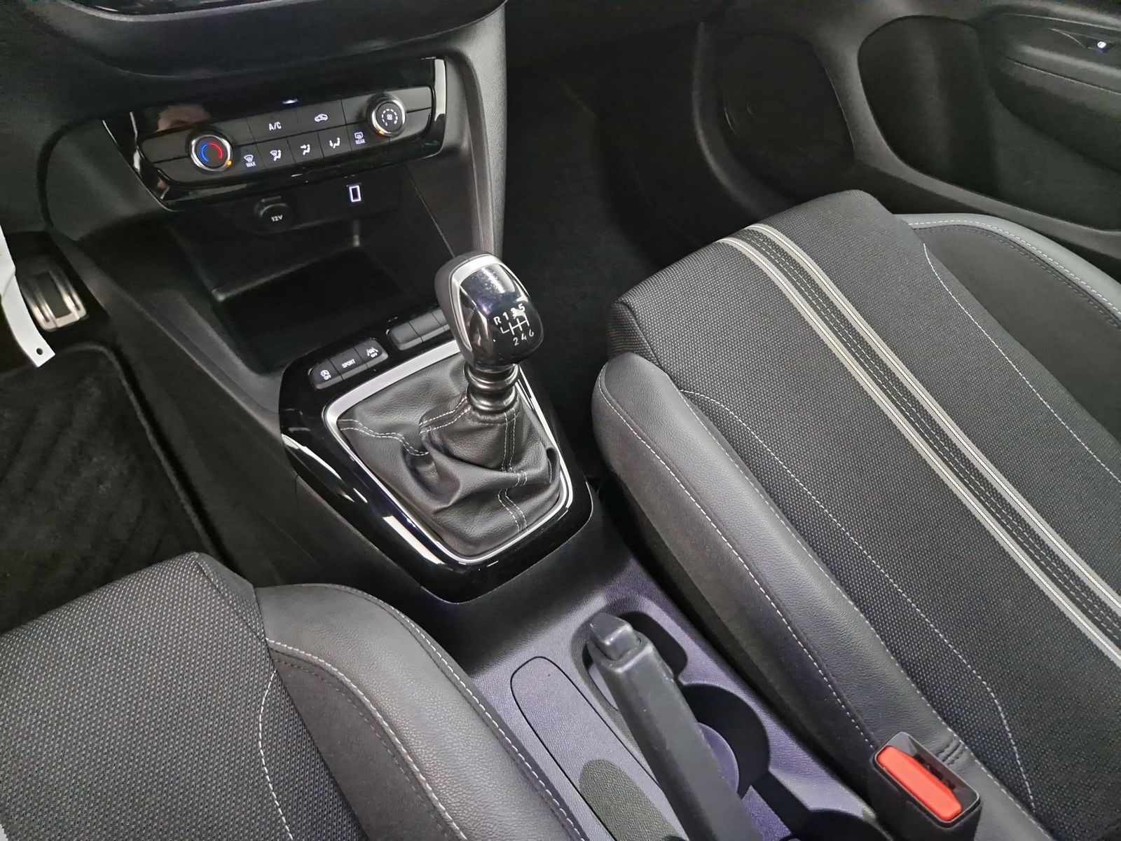 OPEL Corsa 1.2 Turbo GS Kamera Klima – Bild 20