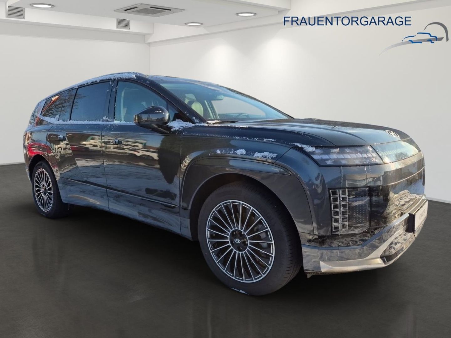 Fahrzeugabbildung Hyundai IONIQ 9 110 kW 4WD Uniq Panoramadach+ Swivel-Pak