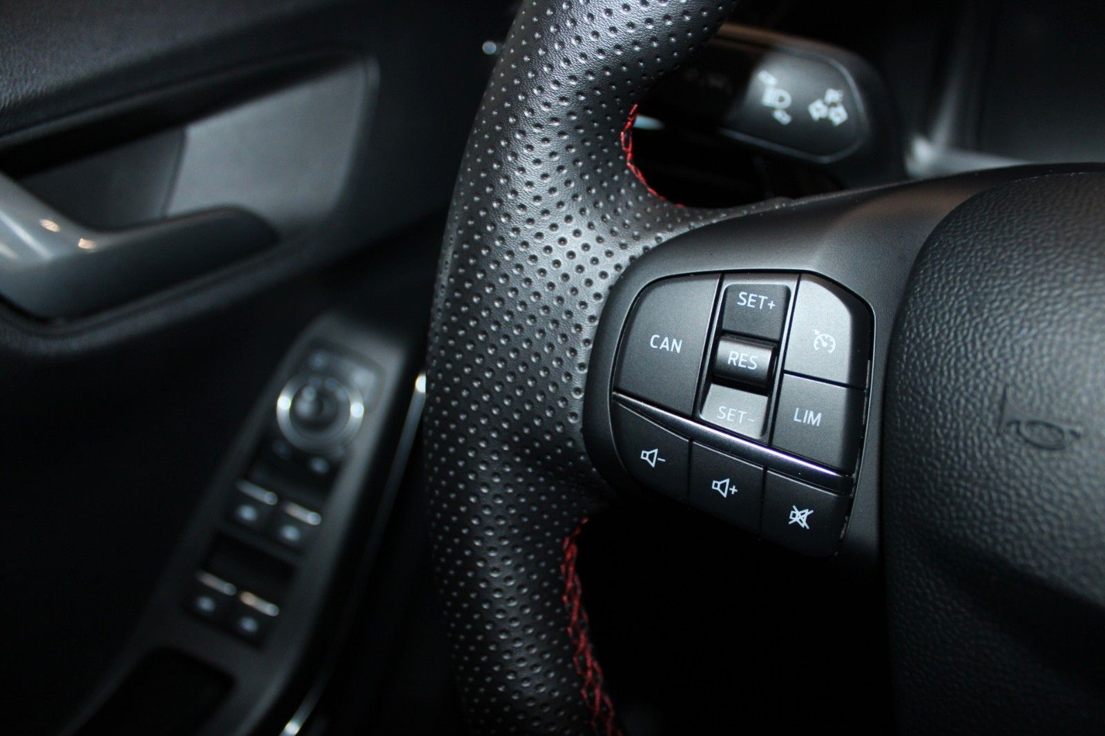Fahrzeugabbildung Ford Puma MHEV ST-Line LED NAVI DAB Ganzjahresreifen