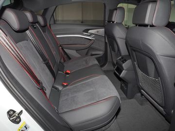 Audi Q8 e-tron - 5
