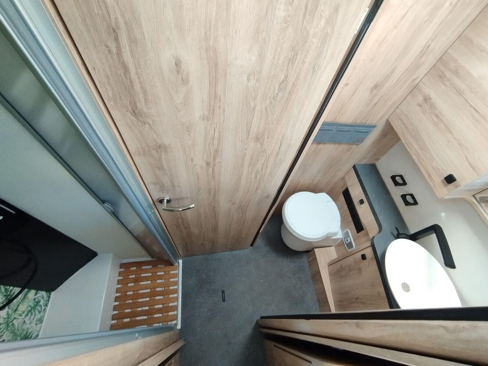 Fahrzeugabbildung Eura Mobil Profila RS PRS 720 EB 180PS Autom., Mondial Plus