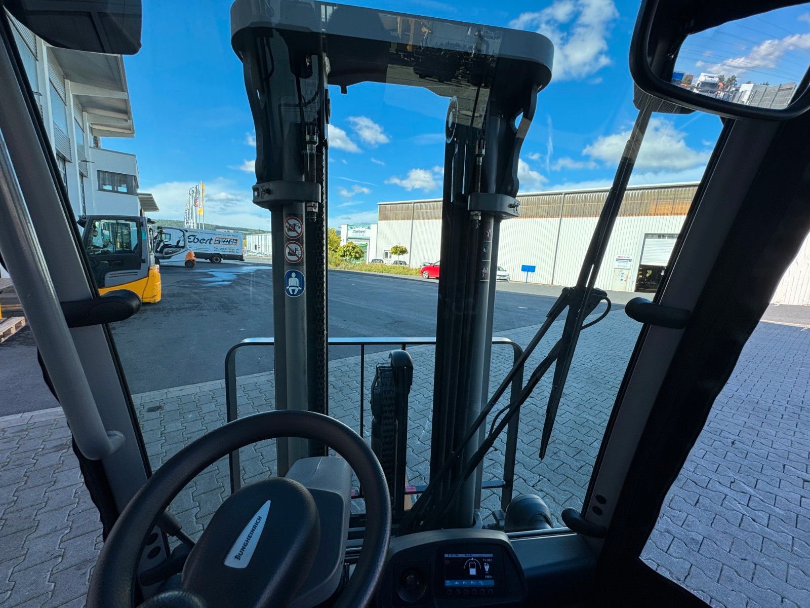 Fahrzeugabbildung Jungheinrich EFG 215 / Triplex: 4.25m! / SS / nur 2.865h!