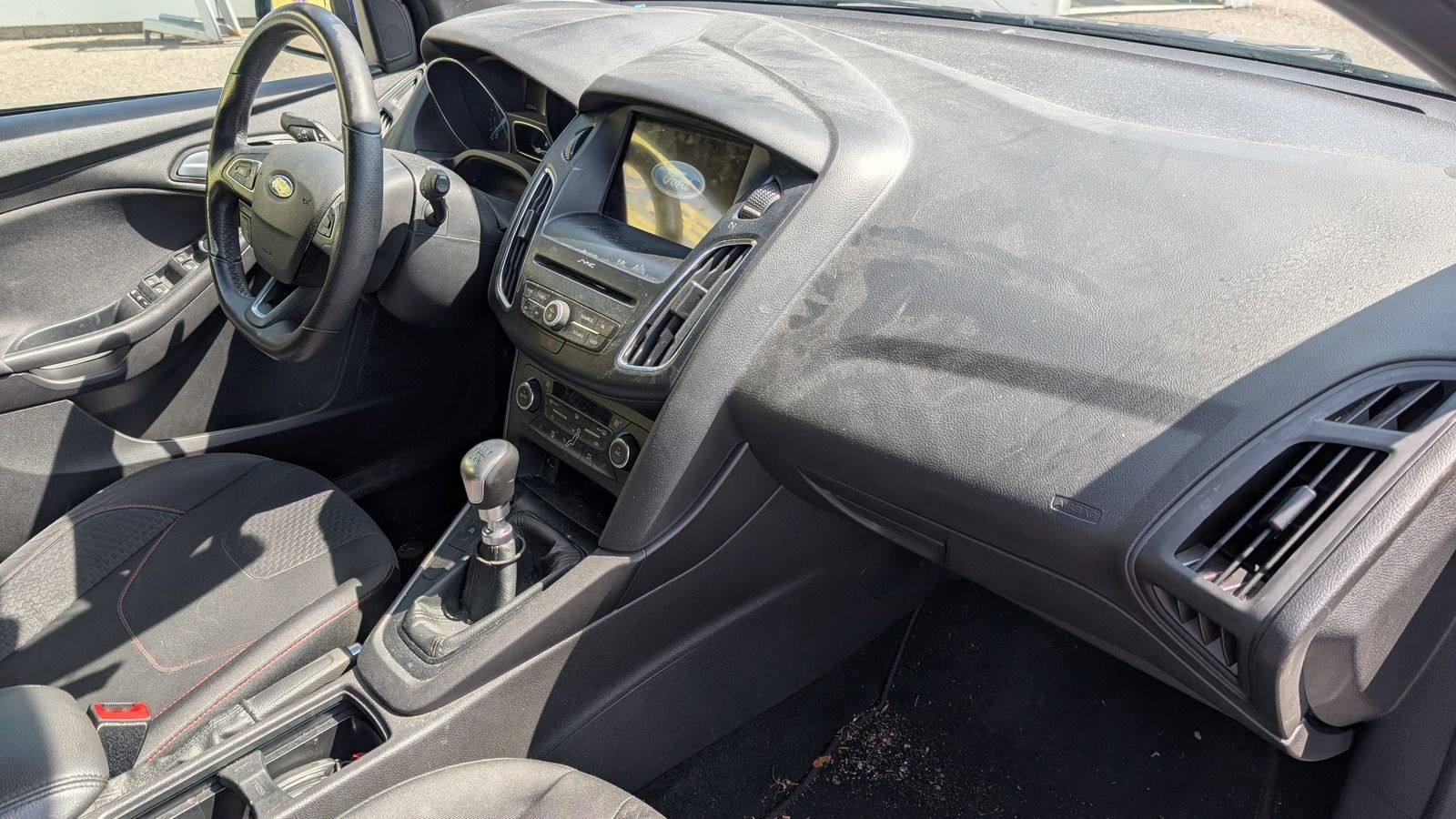 Fahrzeugabbildung Ford Focus Turnier 1.0 eco Boost * beh. FS * SHZ * PD