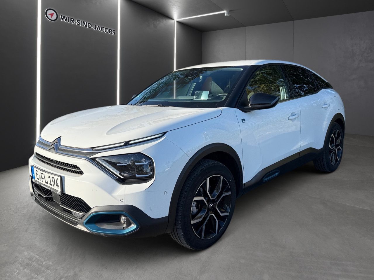 Citroën E-C4 SHINE HUD KAMERA TOTWINKEL