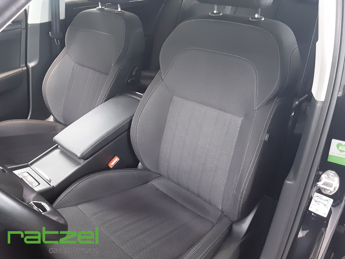 Fahrzeugabbildung SKODA Superb Combi STYLE 2.0 TSI Dig.Cockpit Memory Si