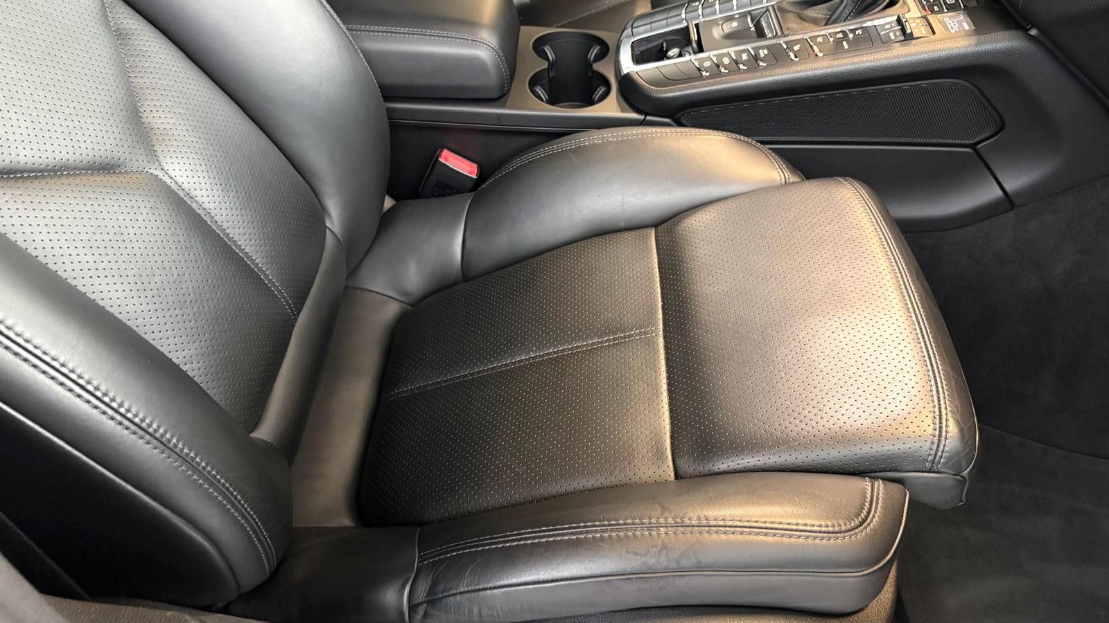 Fahrzeugabbildung Porsche Macan S Diesel/Panodach/21 Zoll Turbo/