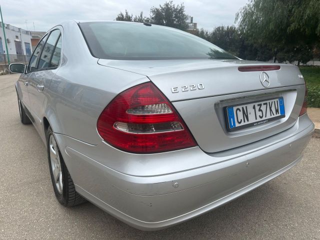 Mercedes-Benz MERCEDES CLASSE E 220 - CAMBIO AUTOMATICO