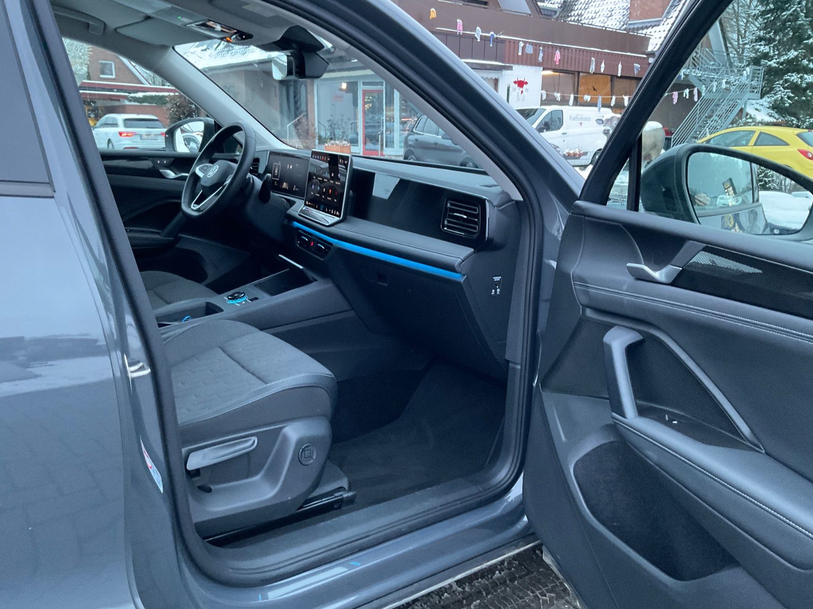 Fahrzeugabbildung Volkswagen Tiguan 1.5 eTSI DSG Life,Kamera,ACC,LED