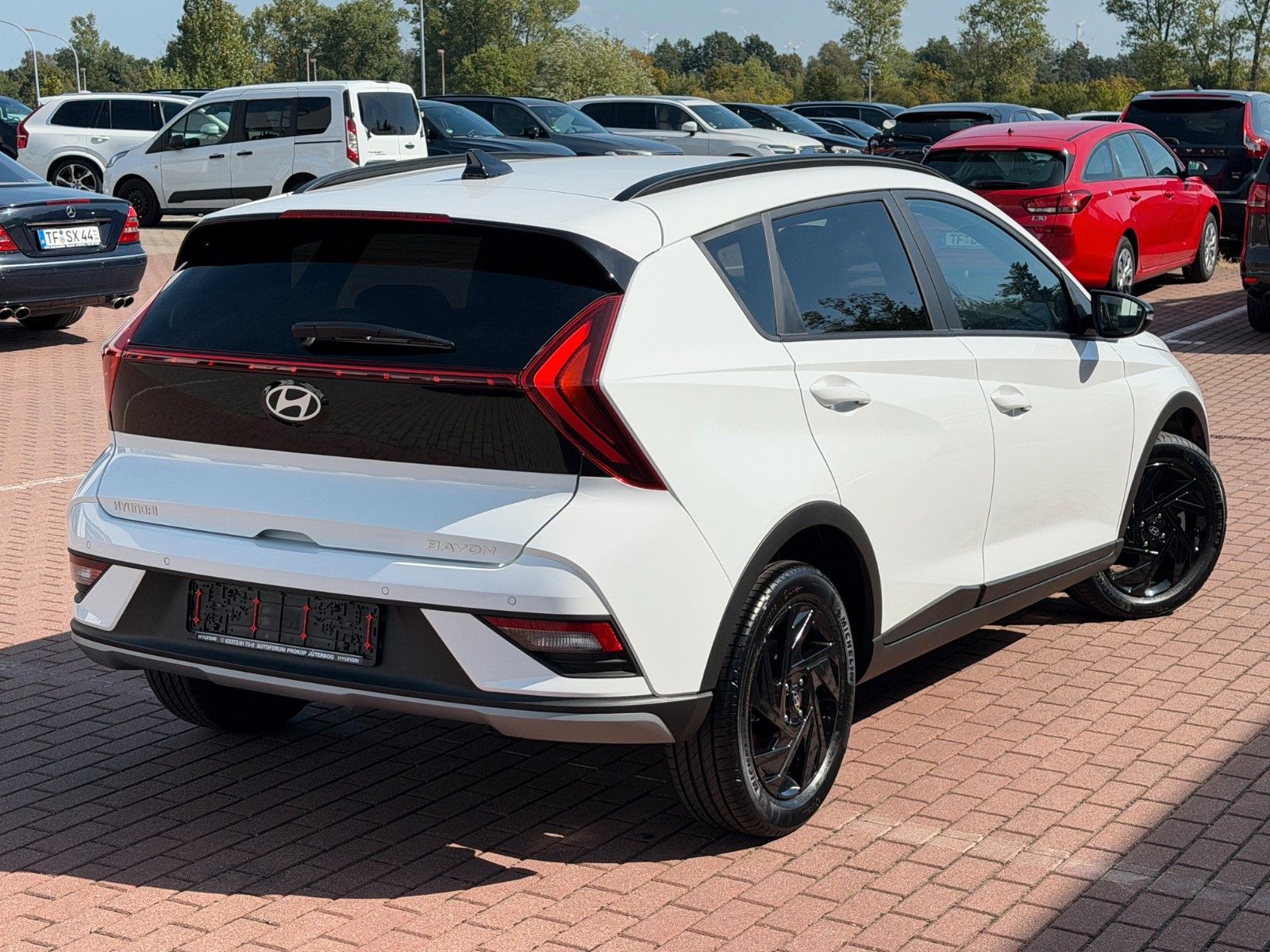 Fahrzeugabbildung Hyundai BAYON 1.0 T-GDI Blackline *Navi*Kamera*BOSE*LED*