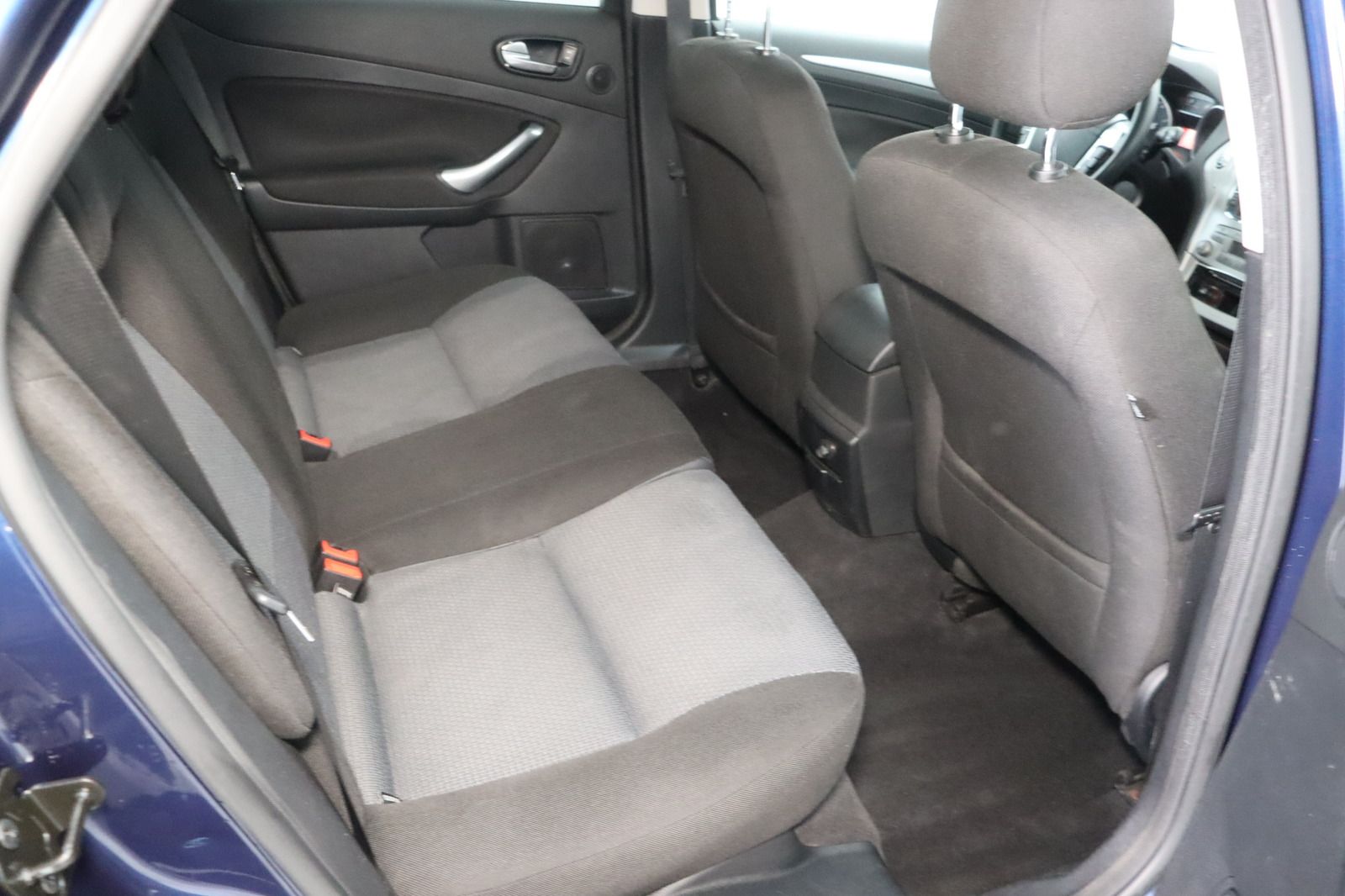 Fahrzeugabbildung Ford Mondeo Turnier 2.0 Ambiente * HU/AU neu