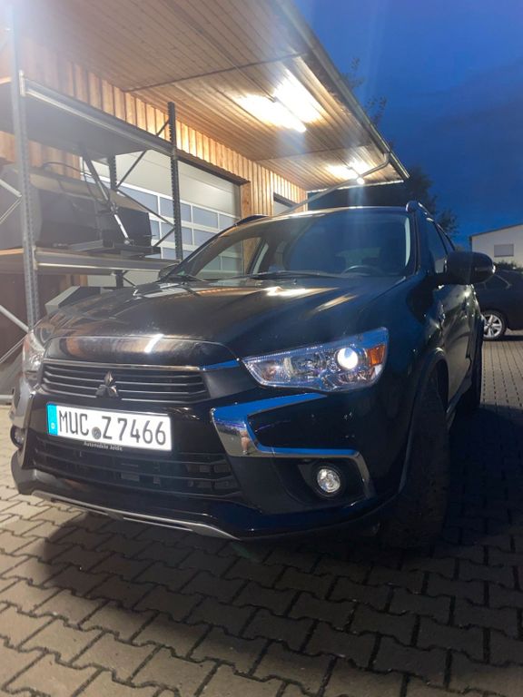 Image of Mitsubishi Outlander