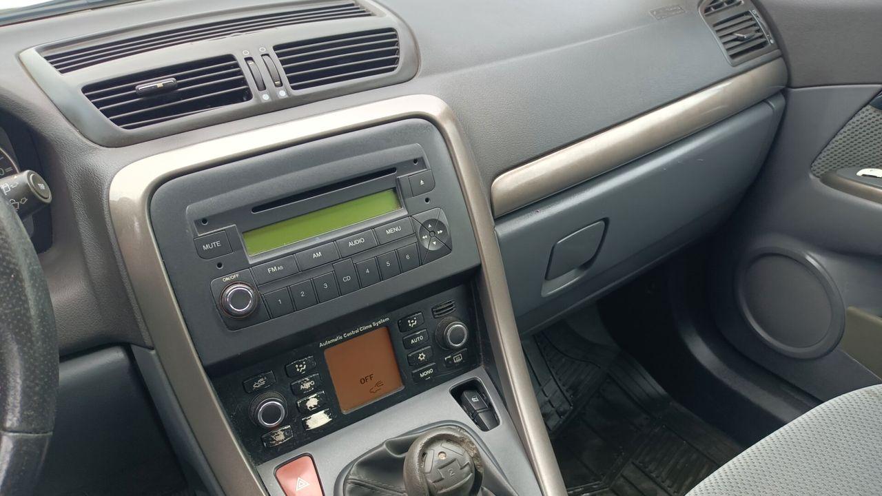 Fiat Croma 2007 — салон