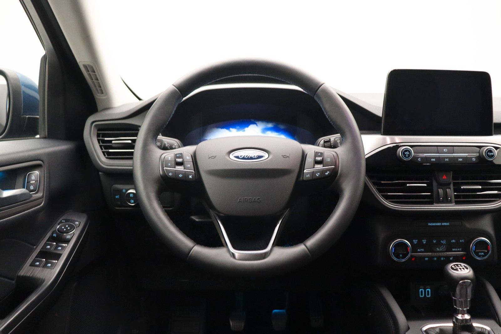 Fahrzeugabbildung Ford Kuga 1.5 Titanium X HUD AHK LED ACC