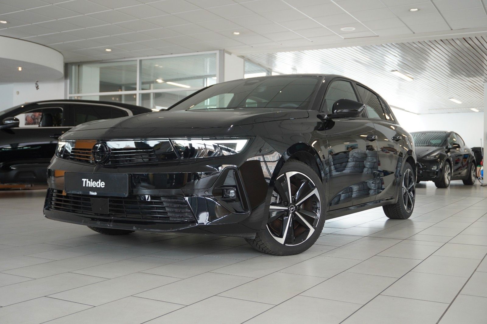 Fahrzeugabbildung Opel Astra L Lim. 1.6 HYBRID GS SPORT NAVI/LED/360°