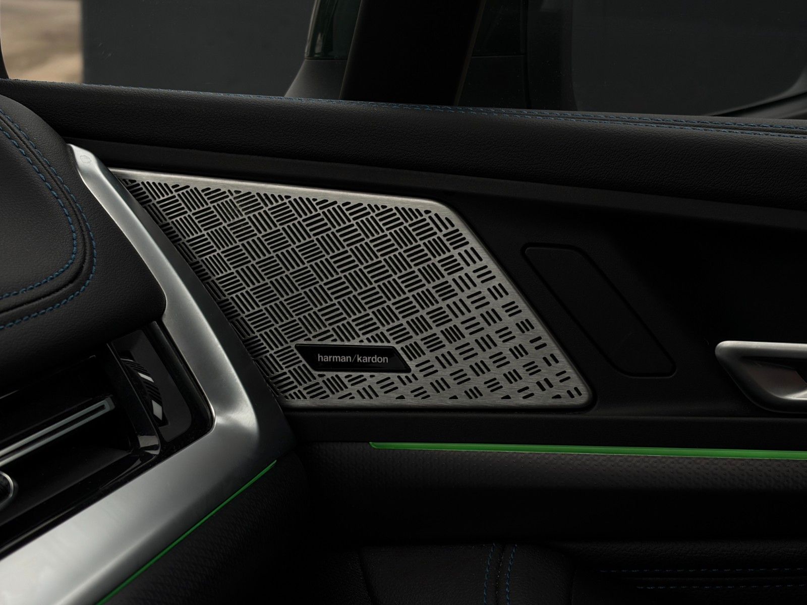 Fahrzeugabbildung BMW 223i Active Tourer M Sport Pano Massage H&K AHK