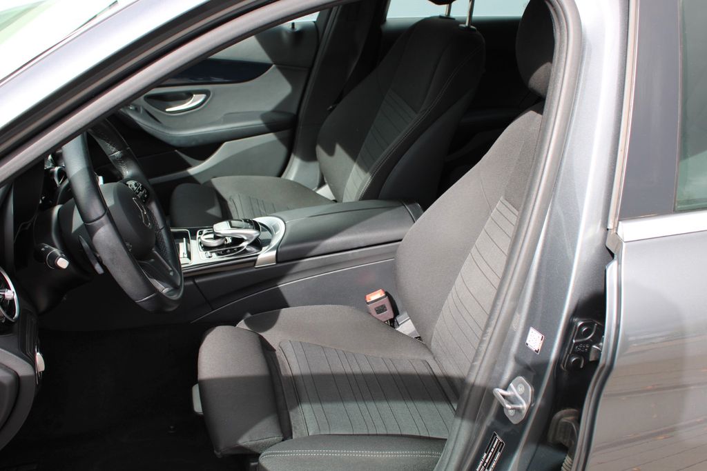 MERCEDES-BENZ C 220 d T LED AUT SHZ KAM NAVI PDC