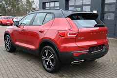 Fahrzeugabbildung Volvo XC40 T4 Autom. R-Design*FSHZG*RFK*BLIS*ACC
