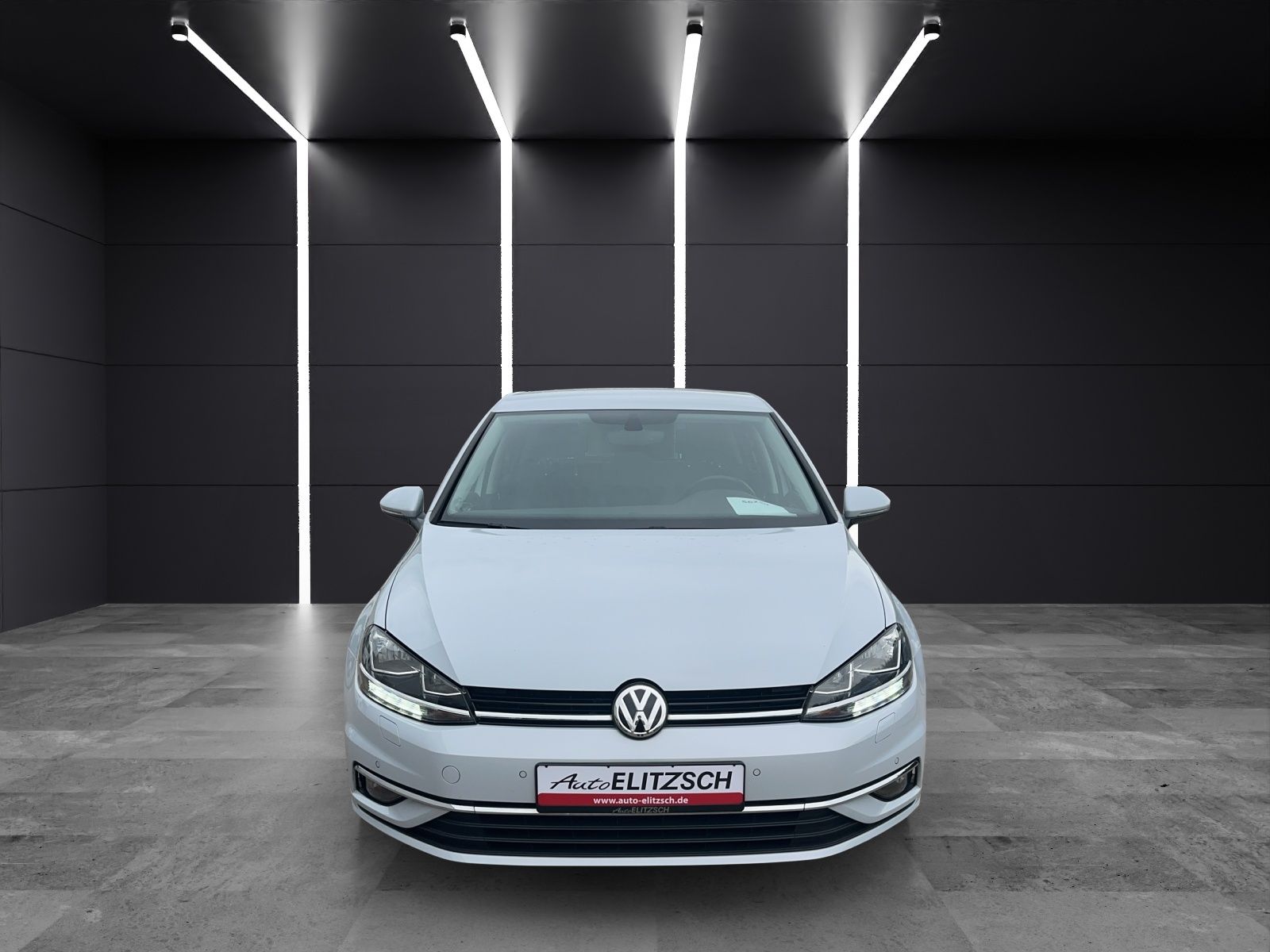 Fahrzeugabbildung Volkswagen Golf VII 1.0 TSI Join 16" AHK SHZ Navi PDC