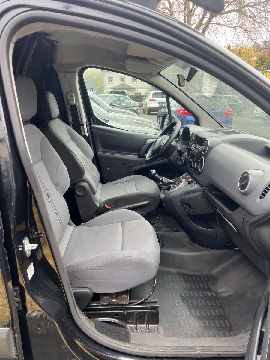 Fahrzeugabbildung Citroën Berlingo Kasten Niveau A L1 * 1.HAND *