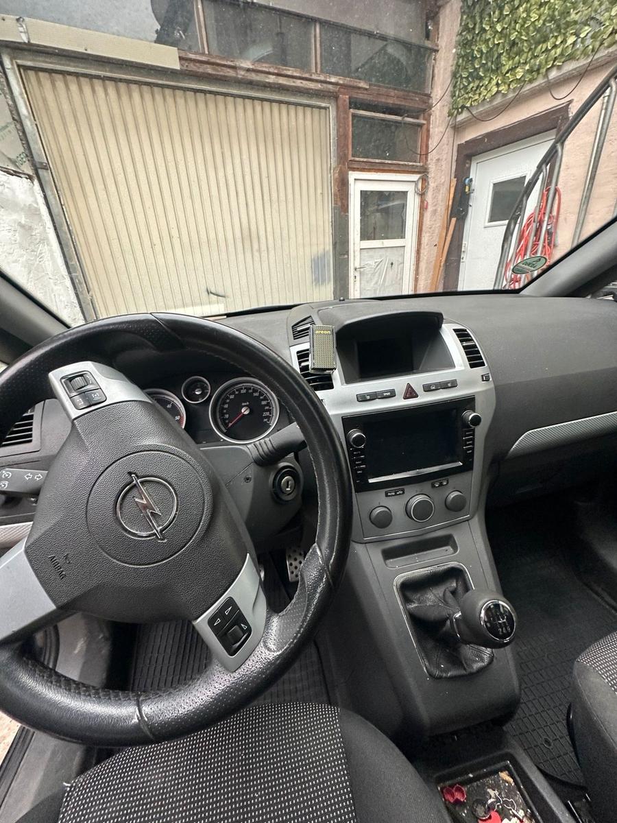 Opel Zafira
