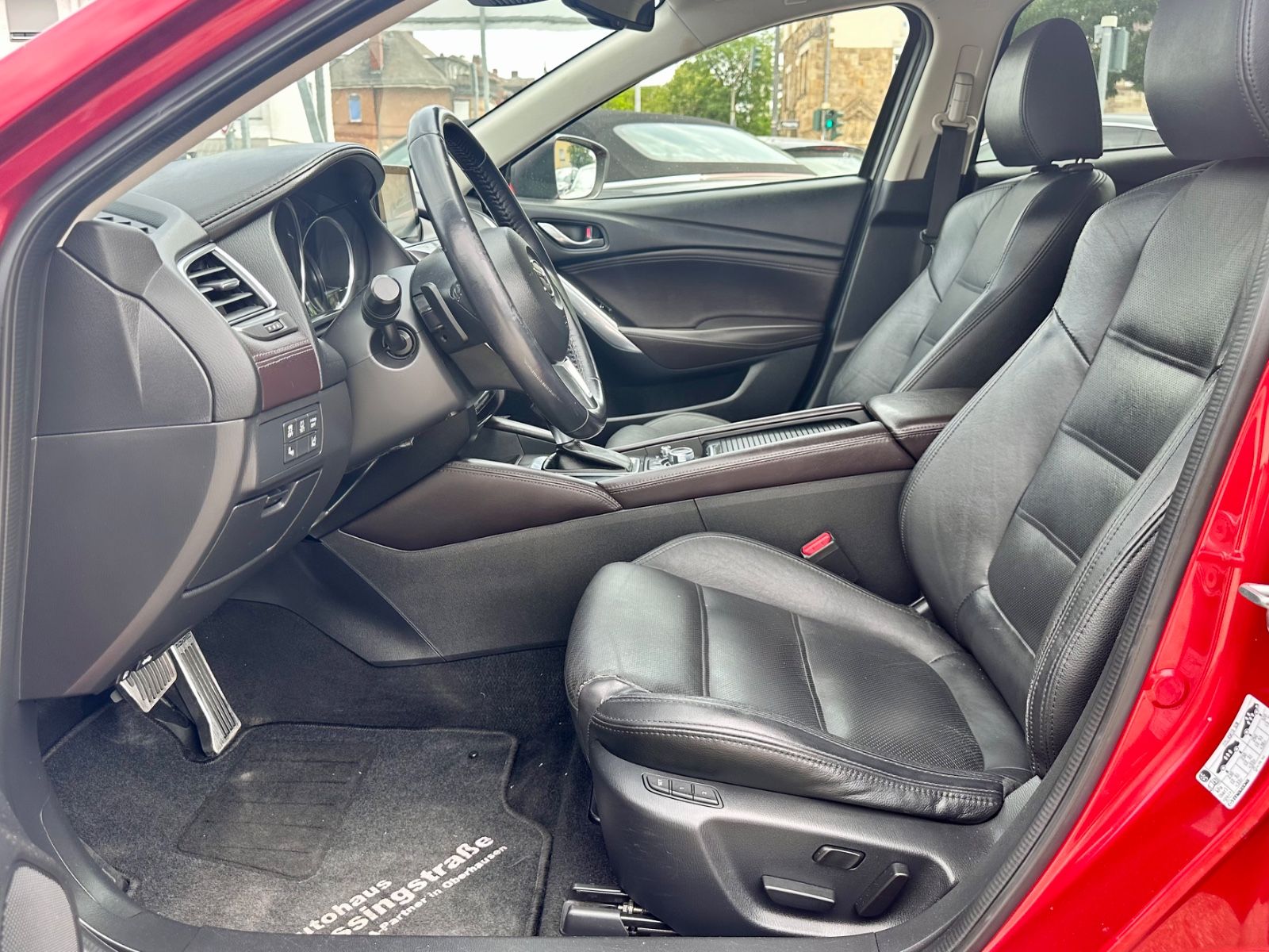 Fahrzeugabbildung Mazda 6 KOMBI SPORTS-LINE AWD ALLRAD*HEAD-UP*