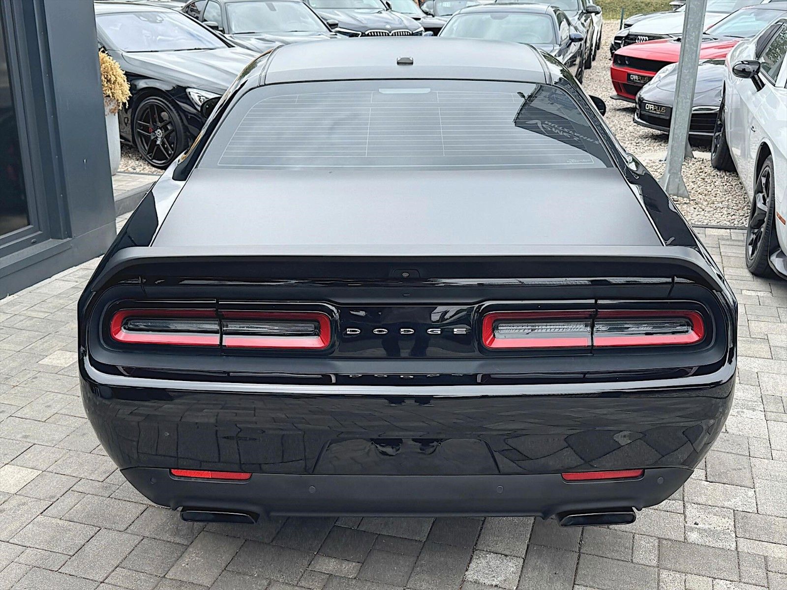 Fahrzeugabbildung Dodge Challenger 6.2 V8 SRT HELLCAT BLACK EDITION H&K