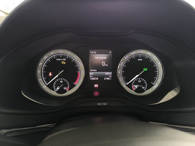 Fahrzeugabbildung SKODA Karoq 1.6 TDI SCR DSG Style LED NAVI KESSY SMART