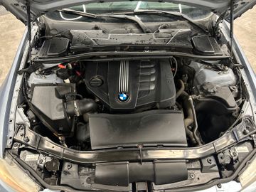 BMW 318 d Touring *Klima*SHZ*TÜV*Navi*PDC*AHK*