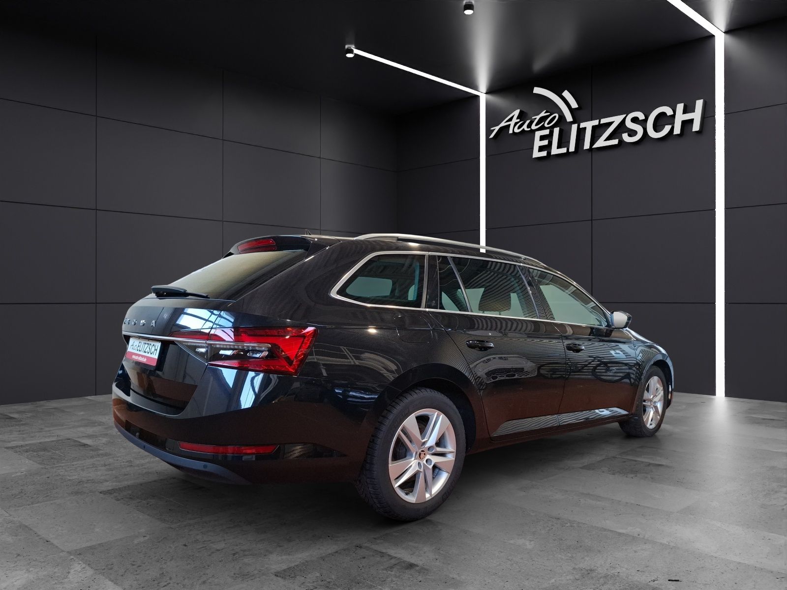 Fahrzeugabbildung SKODA Superb Combi TDI Style DSG Matrix Navi PDC SH LM