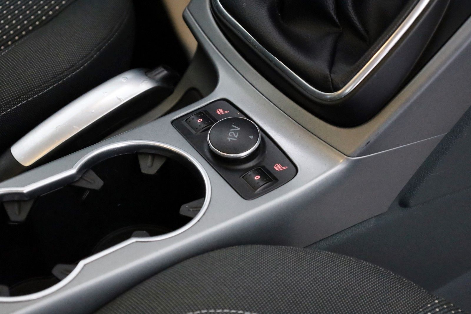 Fahrzeugabbildung Ford C-MAX Champions Edition SH,PDC,AHK,Allwetter