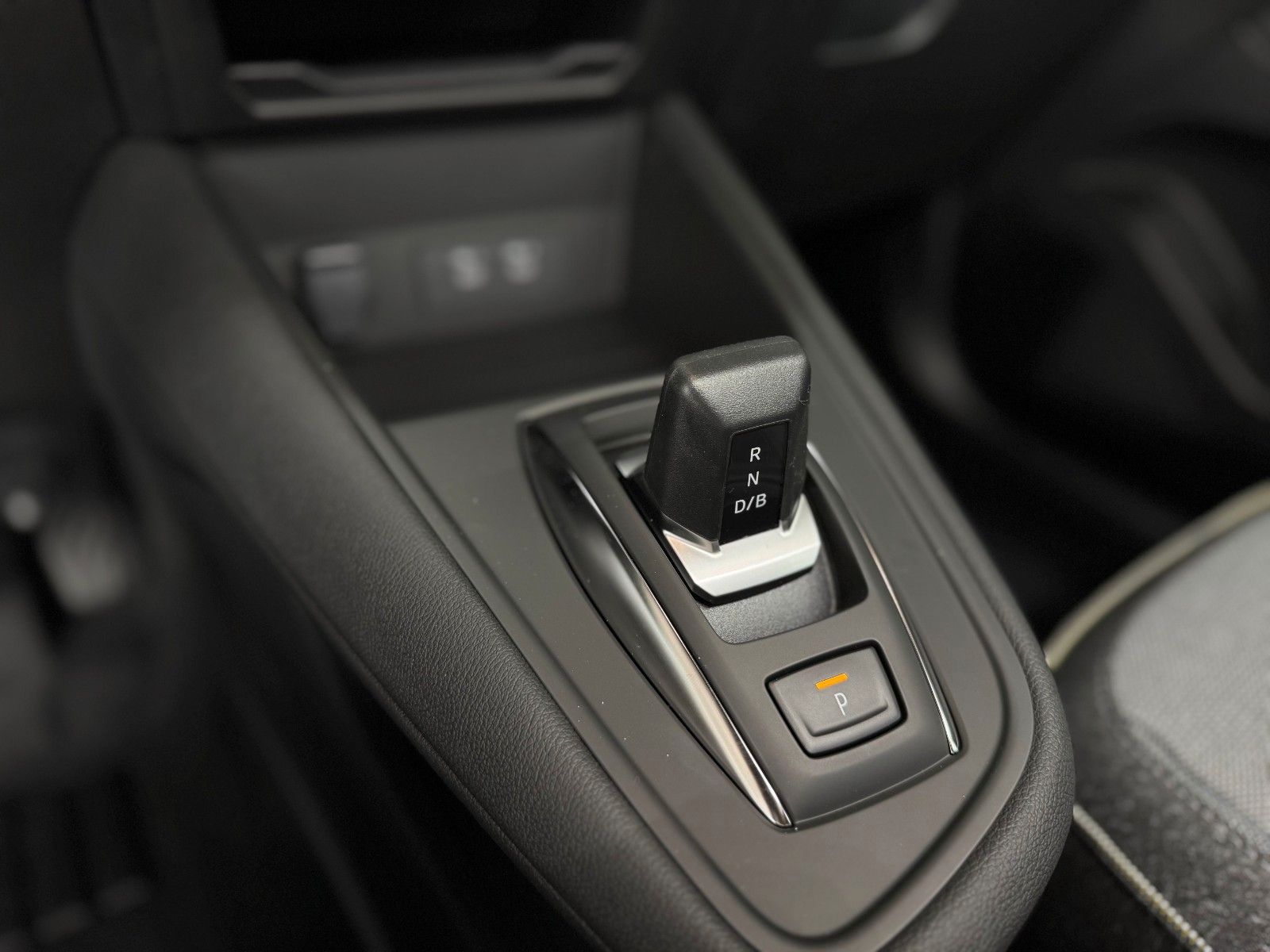 Fahrzeugabbildung Mitsubishi ASX 1.8 Hybrid 6-G.-Automatik Edition