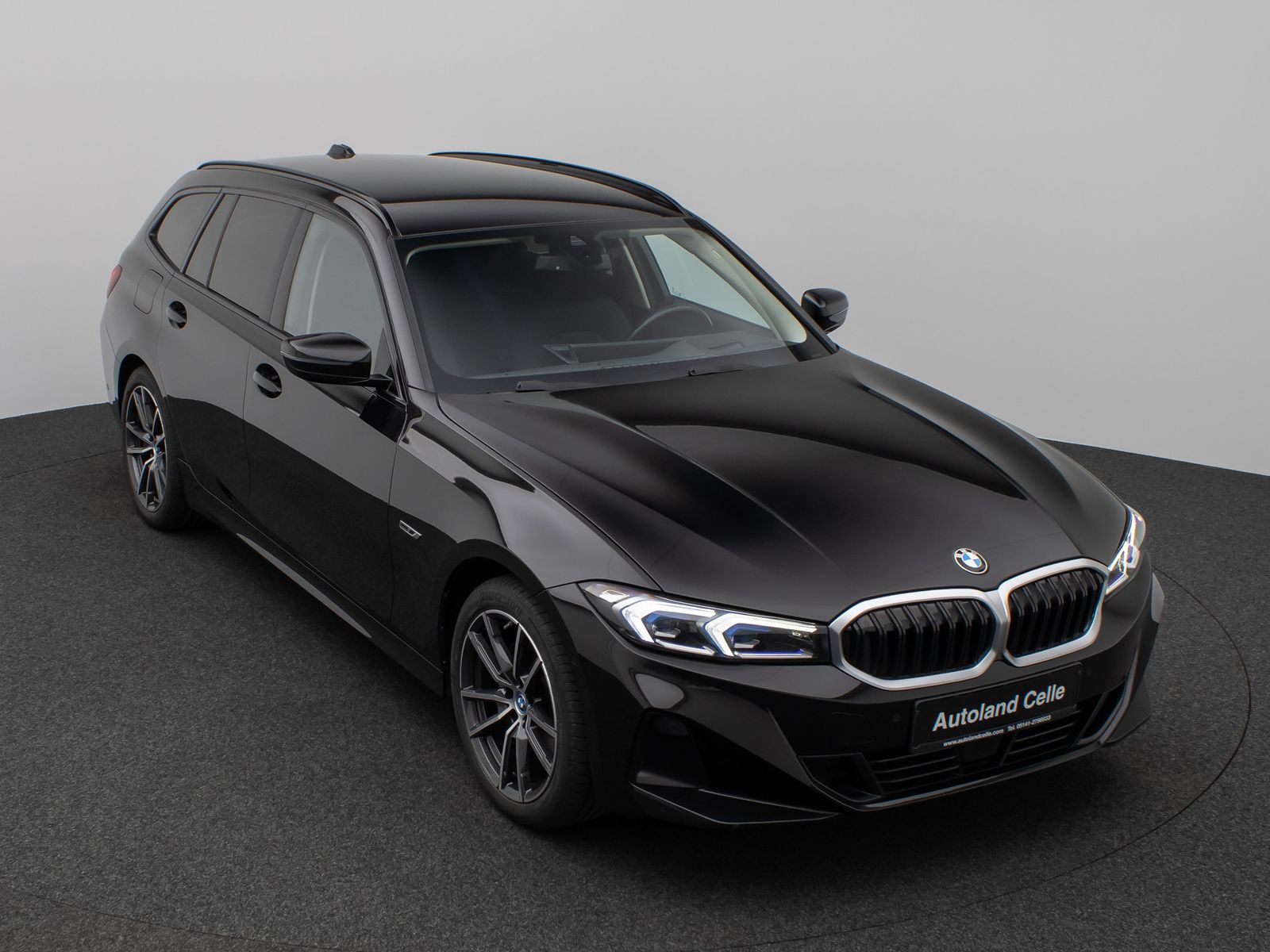 Fahrzeugabbildung BMW 330e Kamera HUD DAB H/K Stop&Go AHK Komfort LED