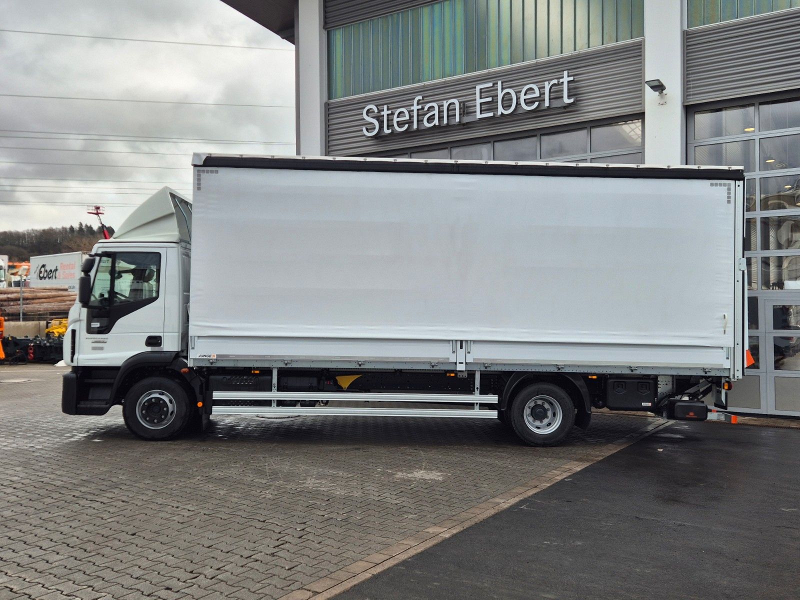 Fahrzeugabbildung Iveco Eurocargo ML140E25/P LBW 1.500kg 7.280mm