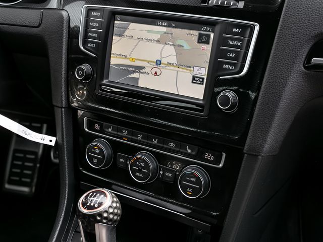 Volkswagen Golf VII GTI Performance BMT Navi Winterräder