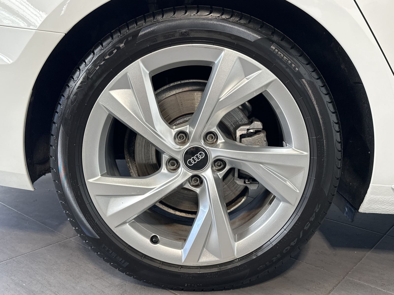 Fahrzeugabbildung Audi A4 Avant 35 TDI S-Line Black NAV+LED+KAM+VC+18ZO