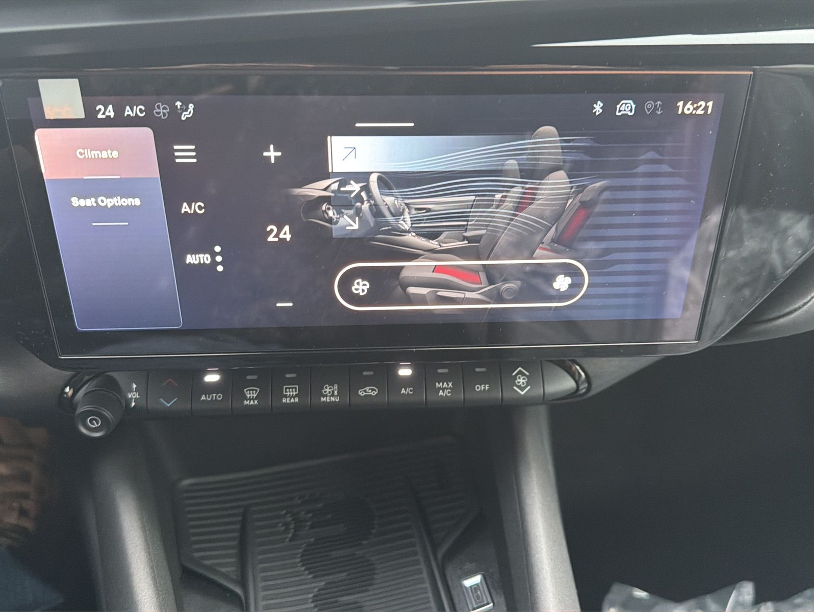 Fahrzeugabbildung Alfa Romeo Junior Ibrida 1.2 VGT 48V-Hybrid 107 kW Q4