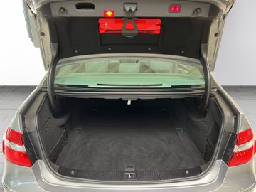 Bild 18 Mercedes-Benz E 350 CGI BlueEfficiency Elegance