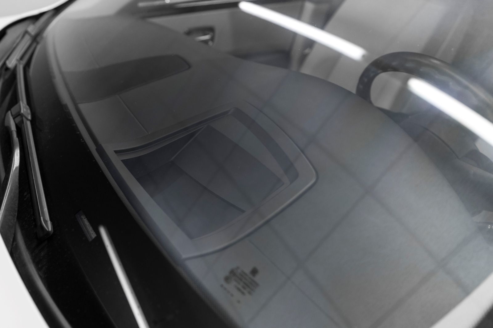 Fahrzeugabbildung Rolls-Royce Ghost V12 TWO TONE FACELIFT STERNHIMMEL KÜHLBOX