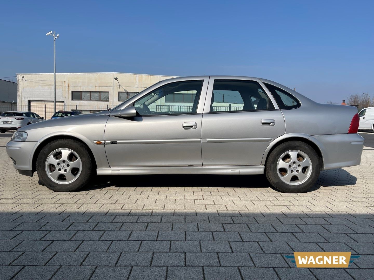Fahrzeugabbildung Opel Vectra B Edition 100