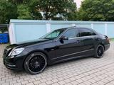 Mercedes-Benz E 250 CDI BlueEFF. AVANTG. Garagenfahrzeug - Mercedes-Benz E 250 aus 2011: Cdi