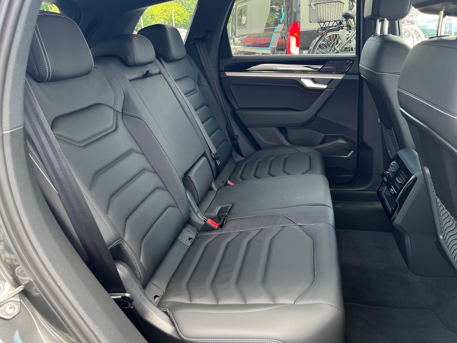 Fahrzeugabbildung Volkswagen Touareg 3.0 TDI 4MOTION *AHK, Luft, Leder, ACC,