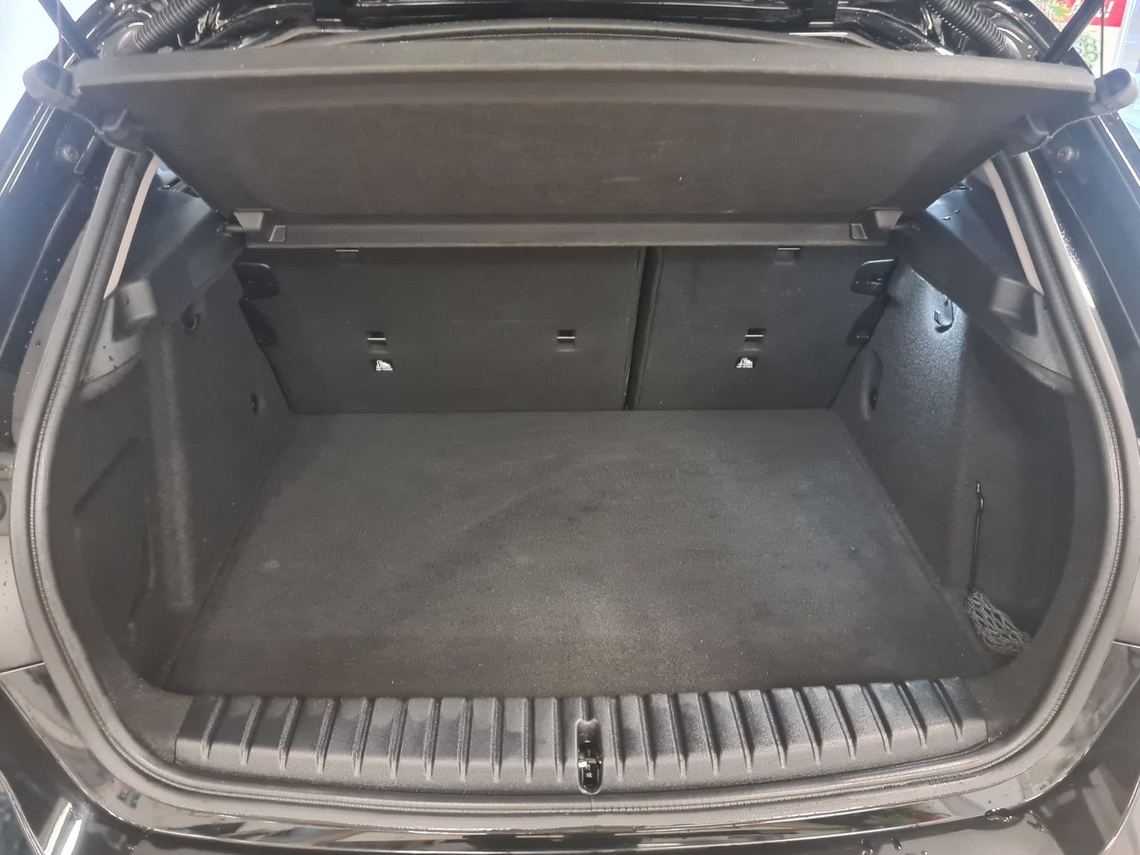 Fahrzeugabbildung BMW 118i Advantage / 1. Hand / LED / NAVI