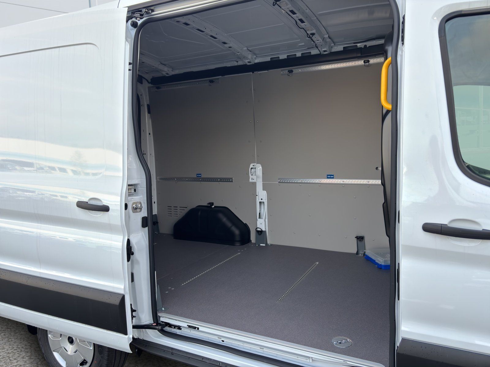Fahrzeugabbildung Ford Transit 350 L2 Trend