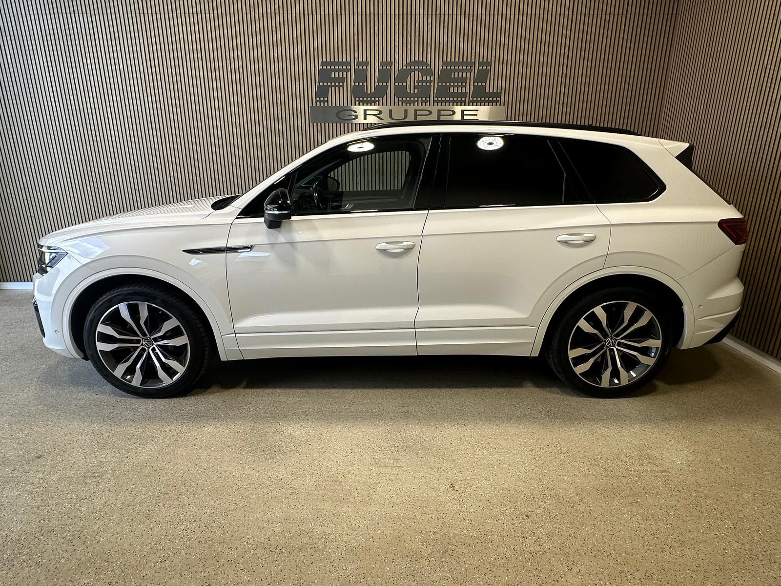Volkswagen Touareg 3.0 TDI 4M R-LINE AHK Pano 21Z. Luft Dyn foto 3
