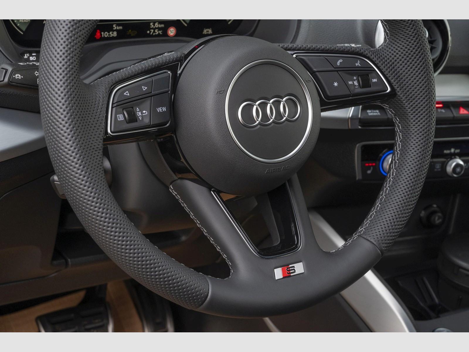 Audi Q2 S line 35 TFSI S-tronic Black*Matrix*comp. UP